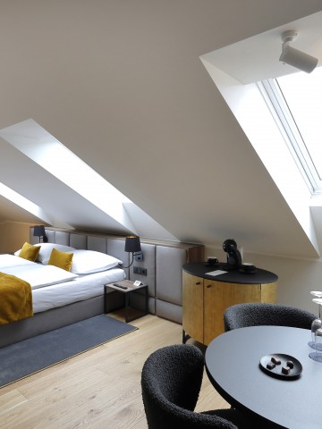 JUNIOR SUITE